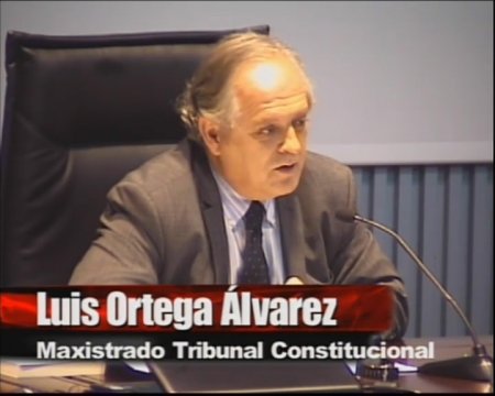  &Eacute; posible desenvolver o Estatuto b&aacute;sico do empregado p&uacute;blico en tempos de crise? 